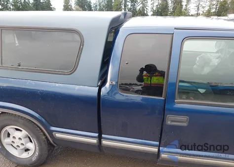 1999 Chevrolet S-10 Ls z USA, uszkodzony, nr VIN 1GCDT19X6X8120900